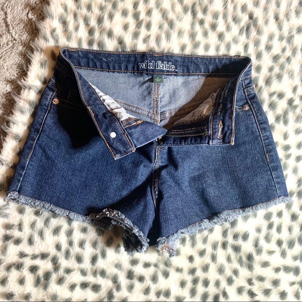 High Rise Shorts 🤍